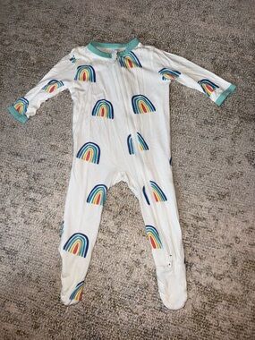 Kyte‎ BABY White Footed One-Piece with Rainbow Print and Teal Trim